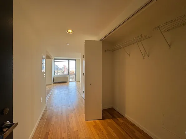 1 Morningside Drive image 2 of 9