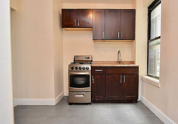4th image of 1315 Saint Nicholas Ave #21A