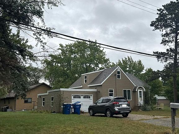 3rd image of 3205 15th St N