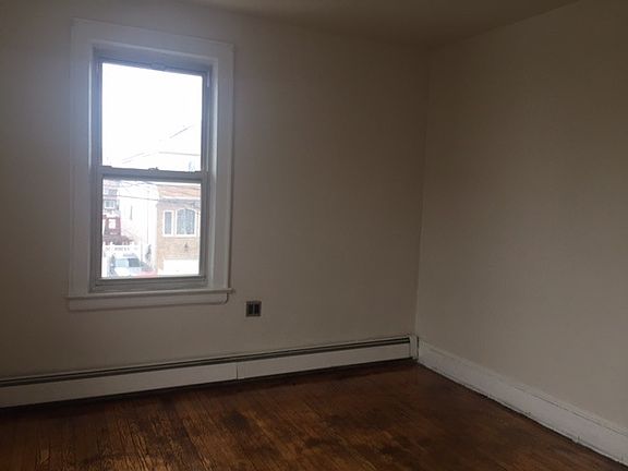 3rd image of 131 Winham Avenue # Fl 2nd