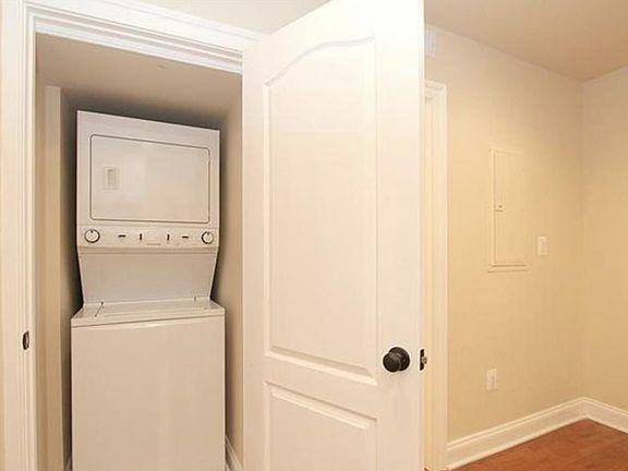Washer/Dryer in unit