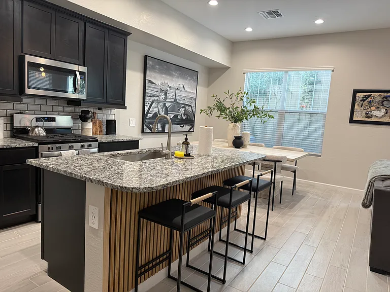 5042 E Anderson Dr — Photo 10