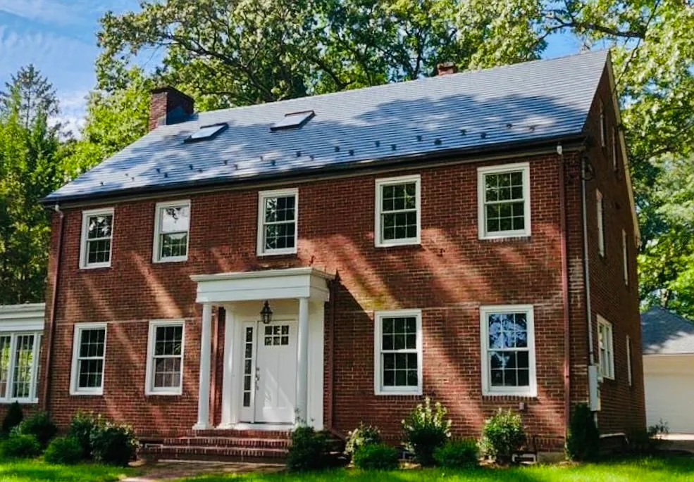 5 bed, 4.5 bath, 6000 sqft, $10,999 — Photo 1