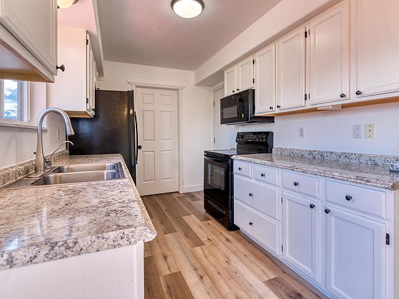 2nd image of 254 Barbara St