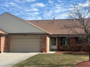 20591 Pine Meadow Dr, Clinton Township, MI