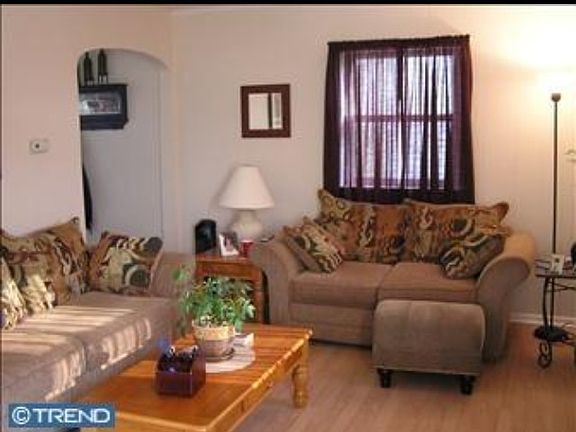 MAIN FAMILY ROOM