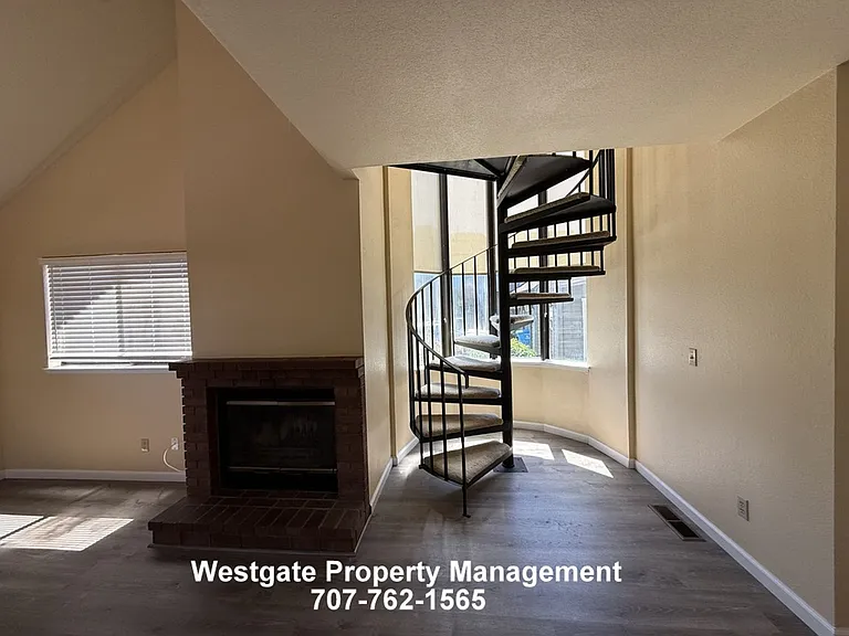 1453 Capri Ave — Photo 13