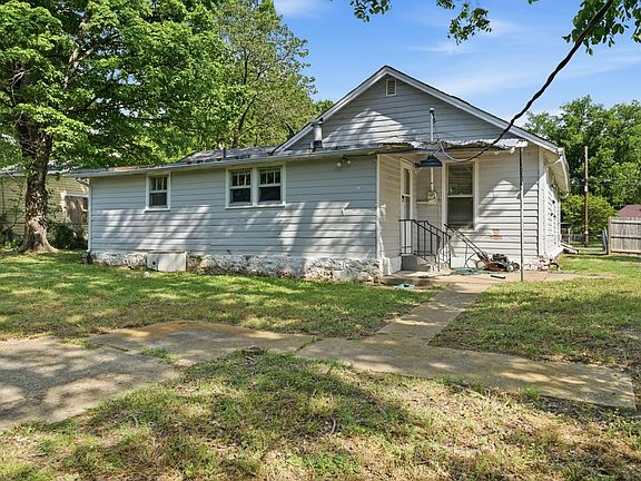 3rd image of 1801 Elizabeth Rd