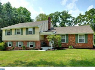 404 Saint Johns Cir, Phoenixville, PA 19460