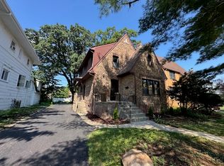 3512 Woodside Ave, Brookfield, IL 60513