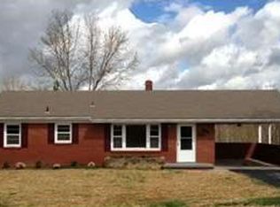 2207 Bare St, Staunton, VA 24401