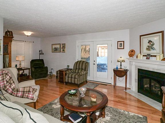 4th image of 2242 Megrue Dr