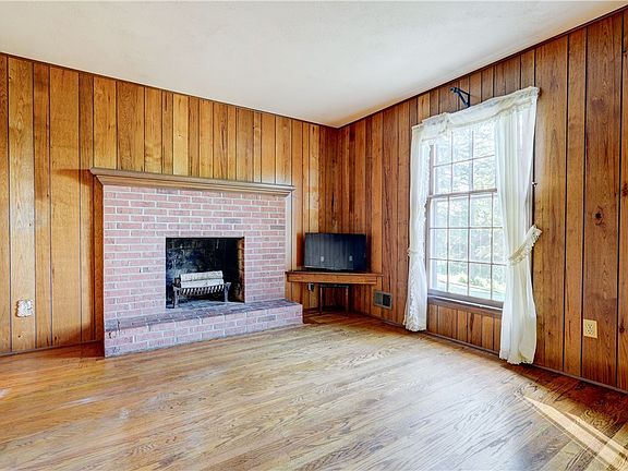 5th image of 44 Kings Lacey Way