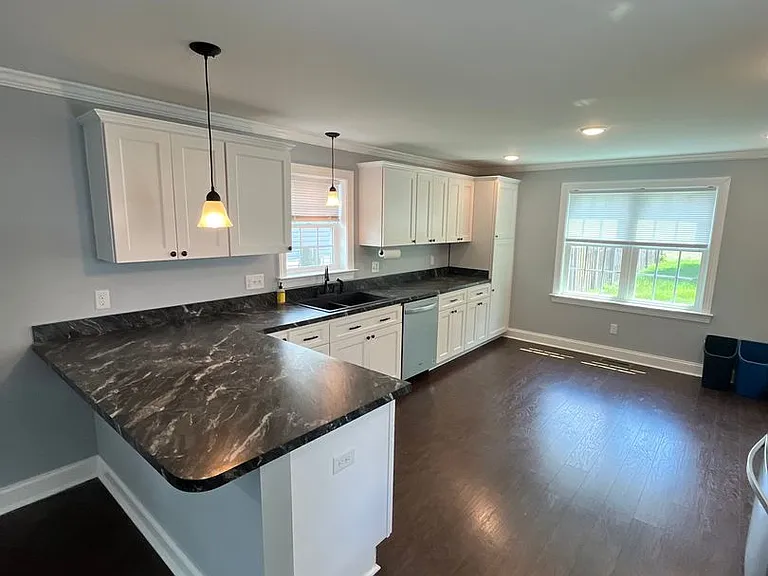 112 E Main St — Photo 5