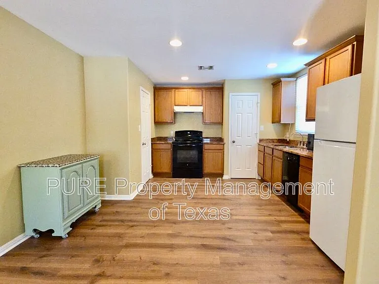 1623 Breezy Cv — Photo 10