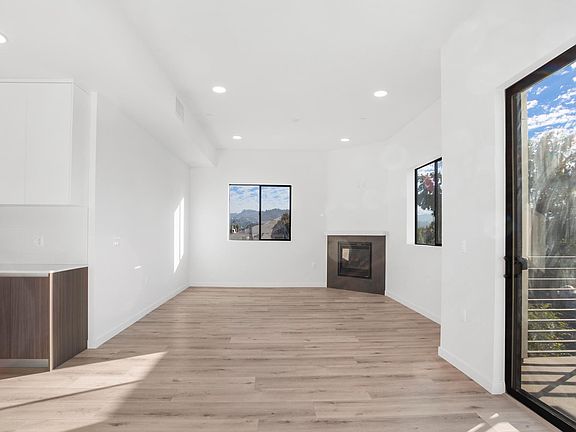 2nd image of 4707 Fulton Ave #206