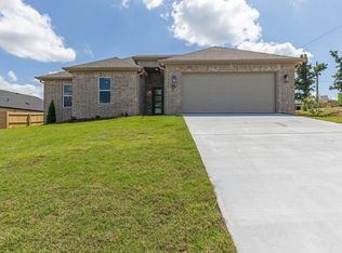 15 Cobble Hill Rd, Little Rock, AR 72211