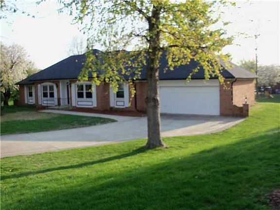 3rd image of 6308 Onyx Cir