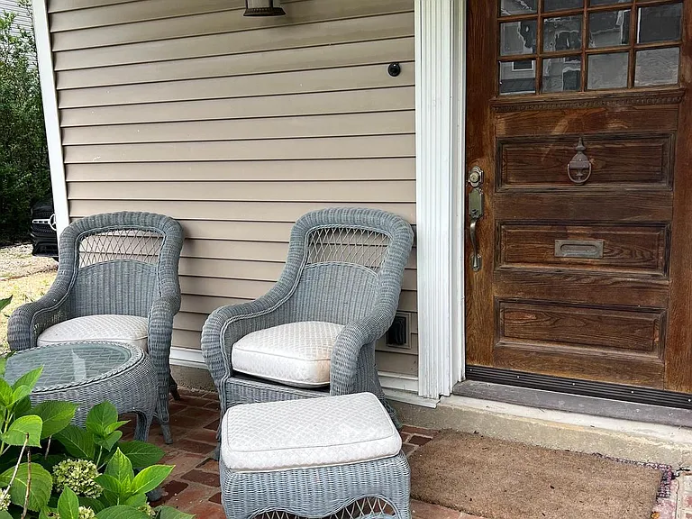 39 Van Leer Ave — Photo 4