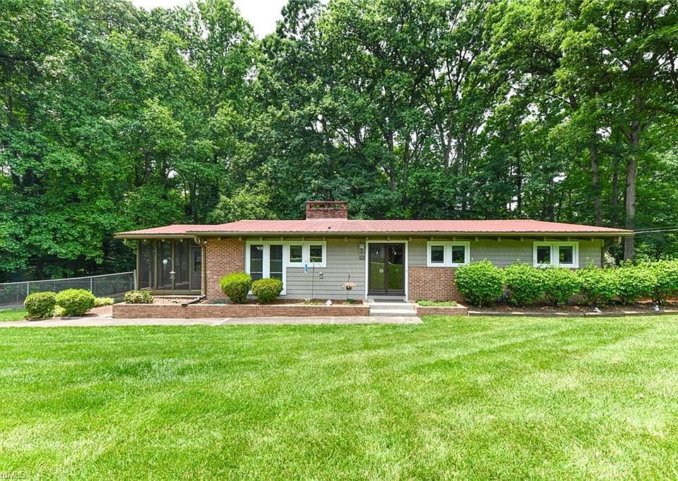 1st image of 525 Dogwood Cir