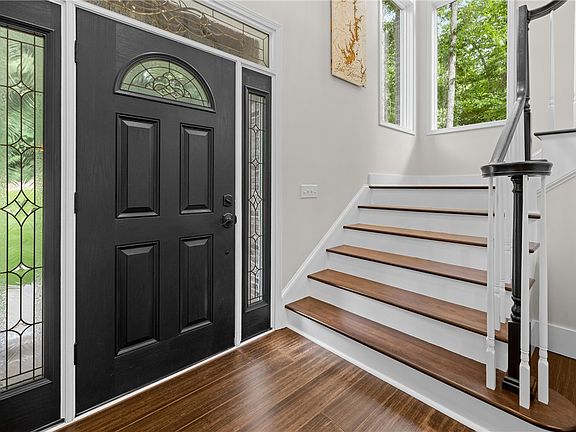 3rd image of 142 W Bay View Dr