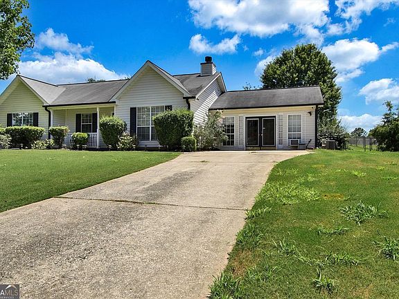 2nd image of 140 Greenleaf Dr