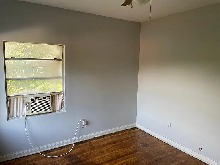 2832 Iola St #B — Photo 3