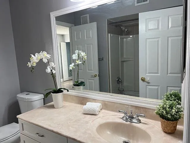 2163 Madeira Dr — Photo 16