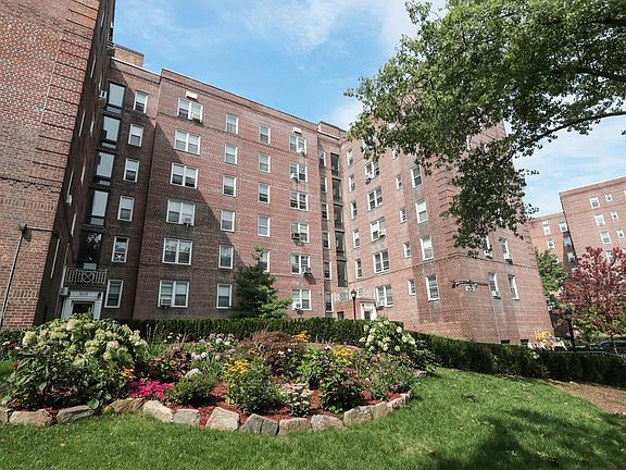 5th image of 5621 Netherland Ave APT 6E
