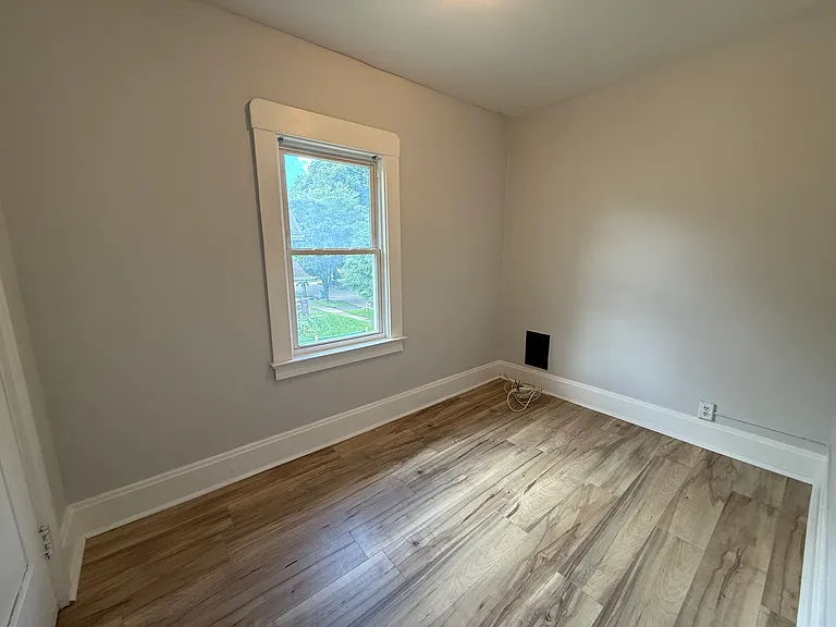 29-31 Ellicott St #31 — Photo 19