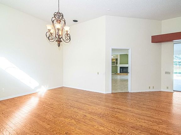 5th image of 30341 Fairway Dr