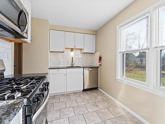 2nd image of 1061 Mill St