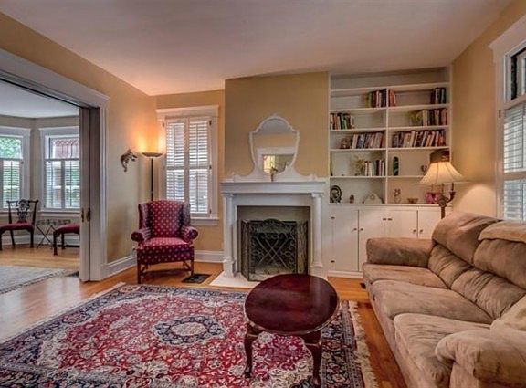 4th image of 3570 Michigan Ave