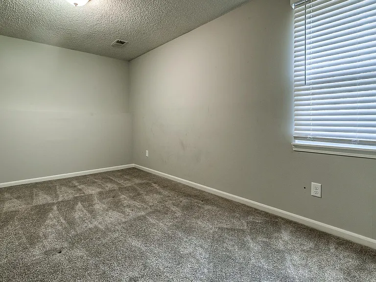 13749 W 62nd St — Photo 15