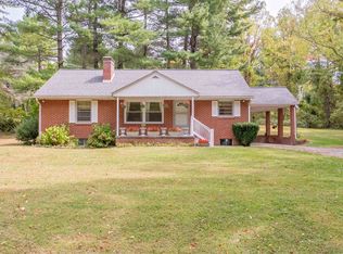 724 Lucas Dr, Blacksburg, VA 24060