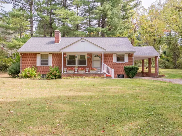 724 Lucas Dr, Blacksburg, VA 24060