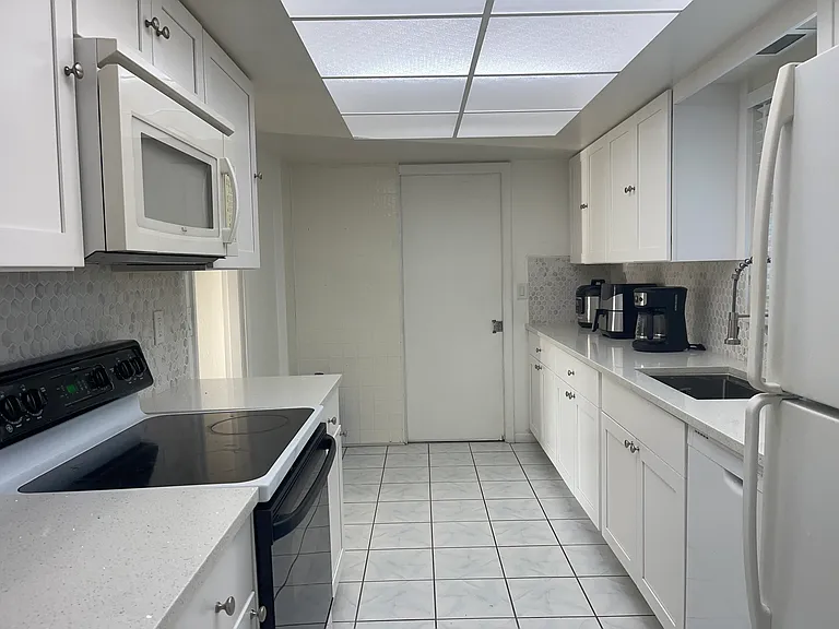 127 Highview Ave — Photo 3