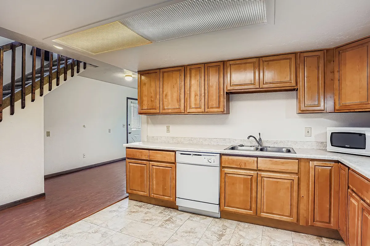Building Photo - 1617 Salvia St #1