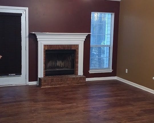 Fireplace, Vaulted Ceilings