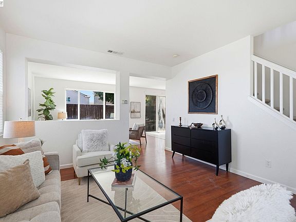 4th image of 4108 Regatta Dr