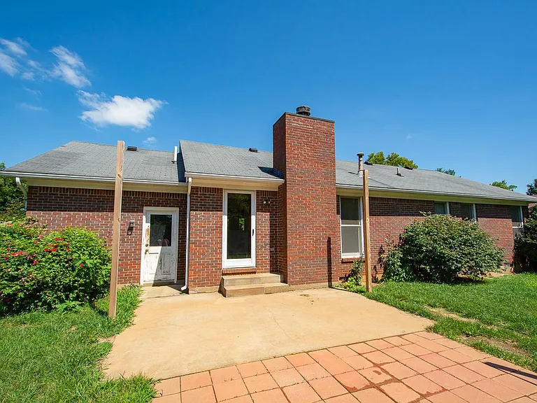 2708 Antone Pkwy — Photo 35