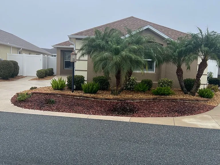 724 Yager Ln — Photo 1