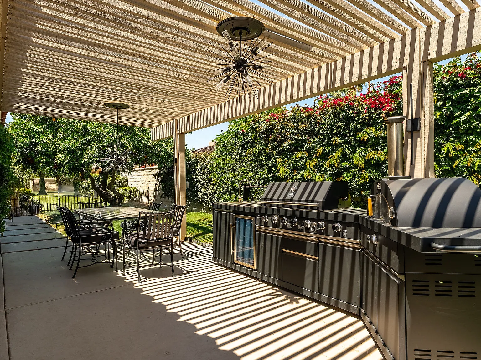 3 bed, 3.5 bath, 3136 sqft, $10,000 — Photo 4