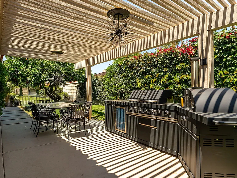 18 McGill Dr — Photo 4