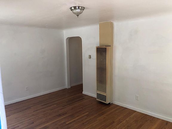 3rd image of 1407 Hazeldine Ave SE #1409