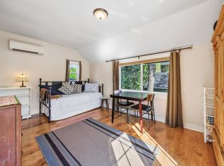 142 1/2 B St, Ashland, OR 97520