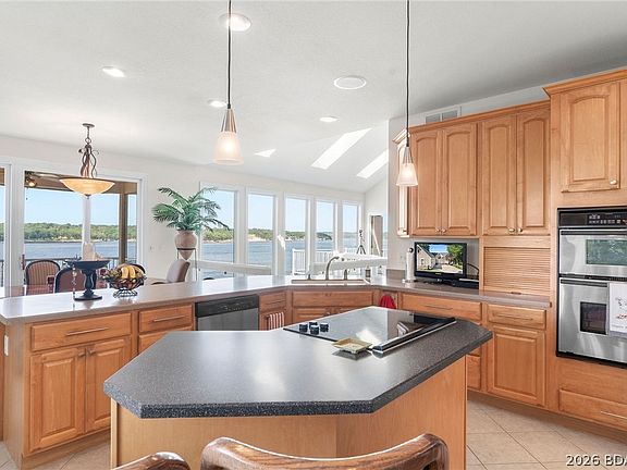 3rd image of 5464 Stone Ledge Cir
