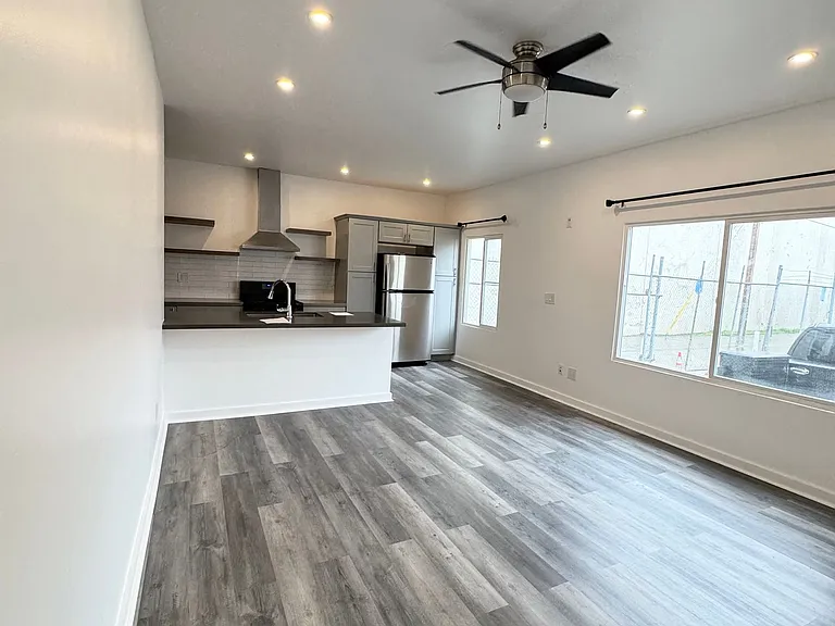 823 N. Gower — Photo 3