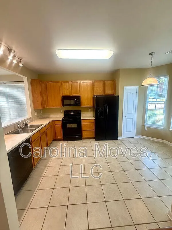 2 bed, 2.5 bath, 1480 sqft, $1,550 — Photo 1