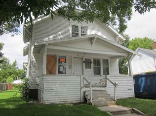 818 S 19th St, Manitowoc, WI 54220